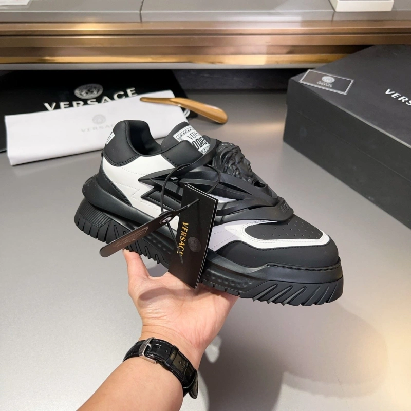 Trendsetting Gxvxnchy Sneakers 154667