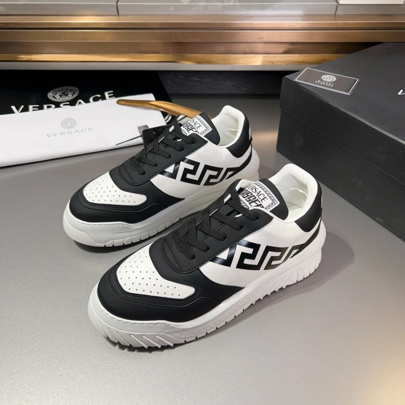 Trendsetting Gxvxnchy Sneakers 154652