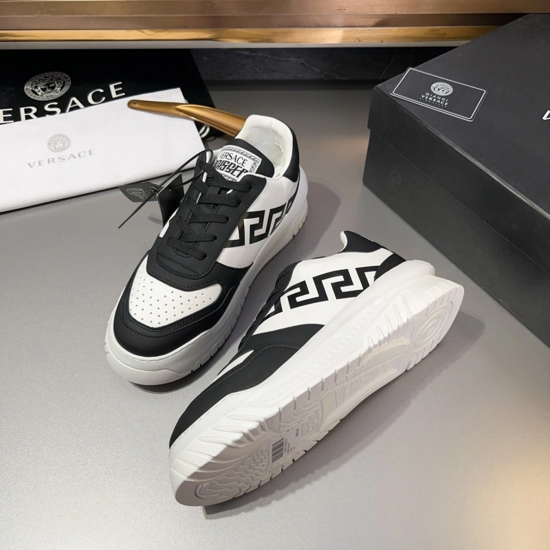 Trendsetting Gxvxnchy Sneakers 154652