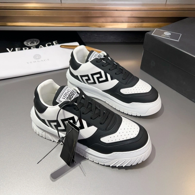 Trendsetting Gxvxnchy Sneakers 154652