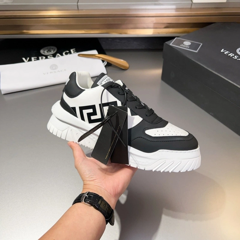 Trendsetting Gxvxnchy Sneakers 154652