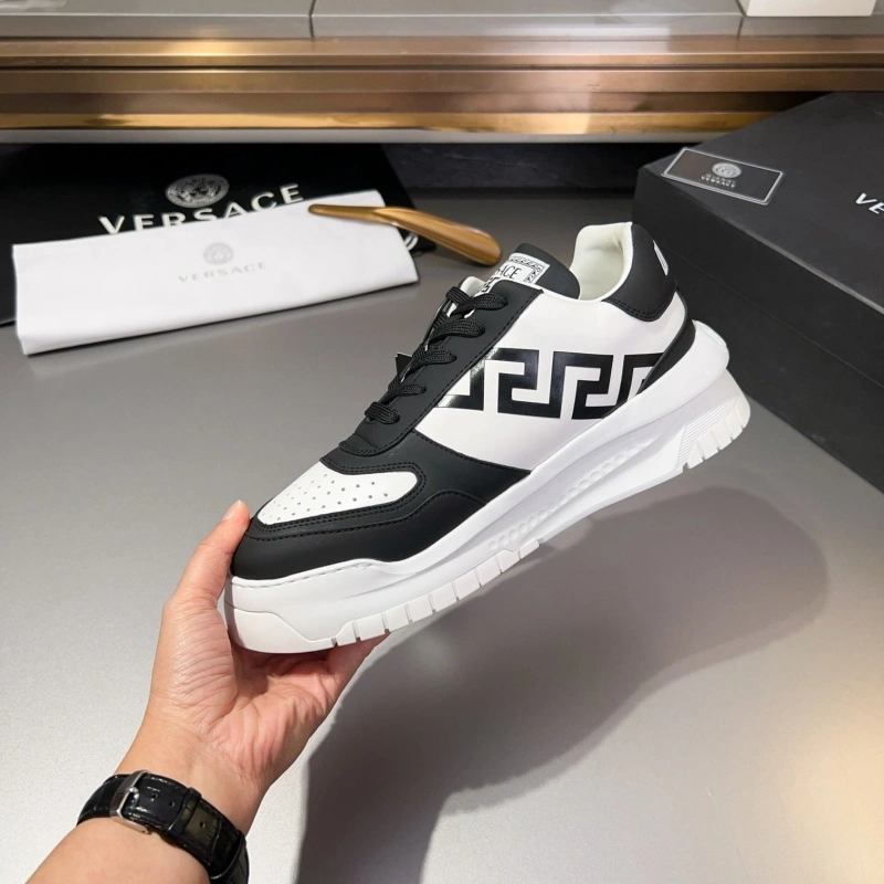 Trendsetting Gxvxnchy Sneakers 154652