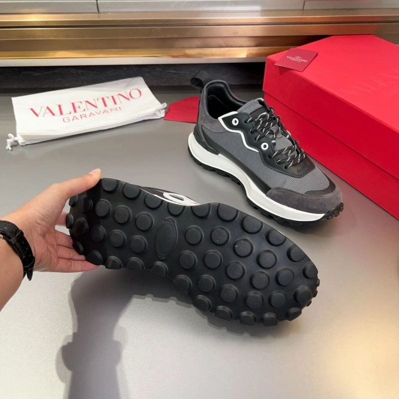 Bold Vxlxntino Sneakers 232908