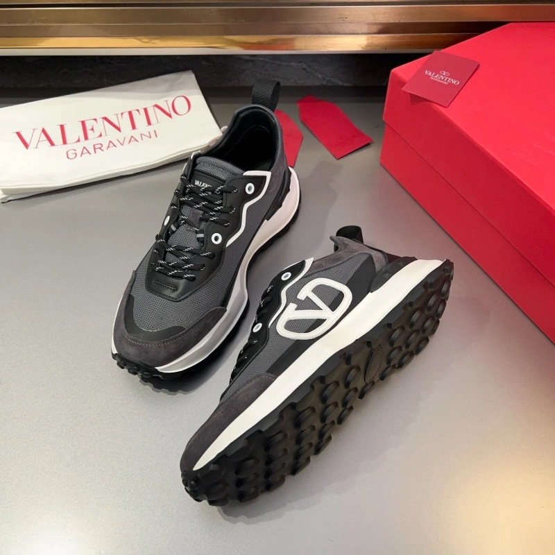 Bold Vxlxntino Sneakers 232908