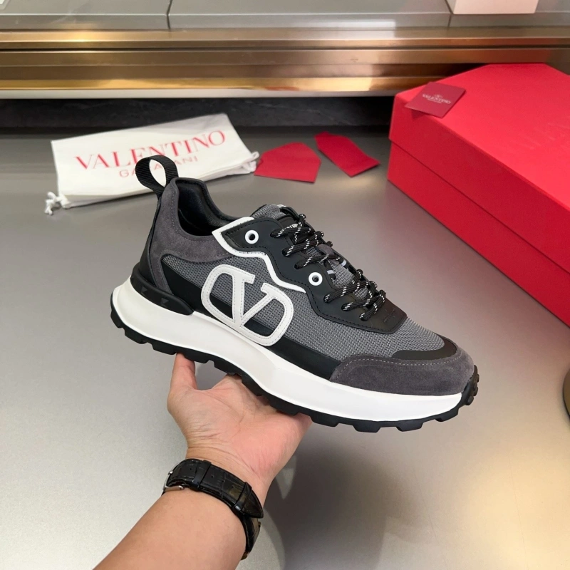 Bold Vxlxntino Sneakers 232908