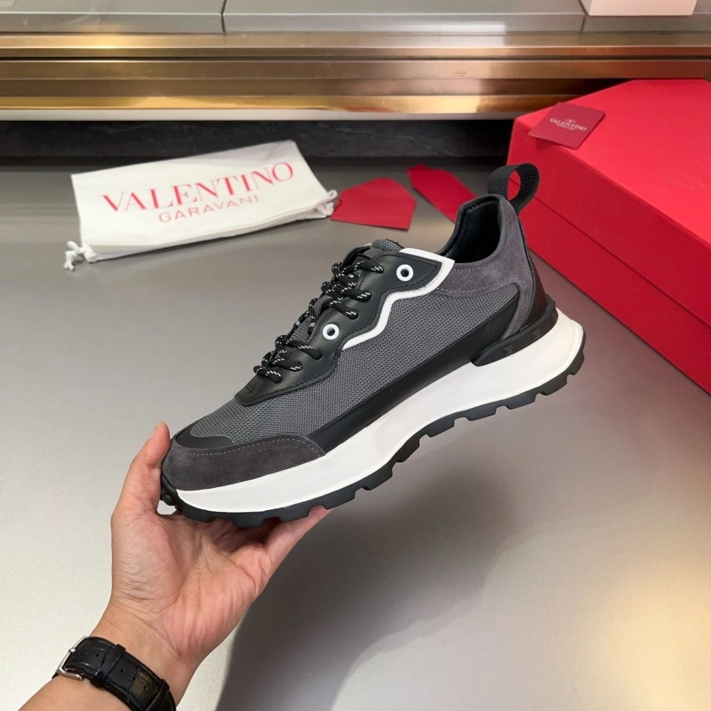 Bold Vxlxntino Sneakers 232908