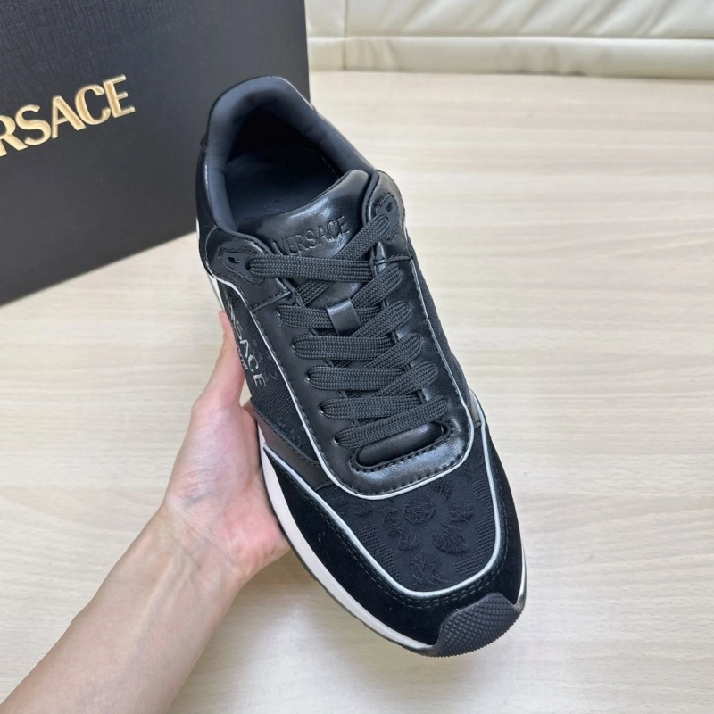 Minimalist Gxvxnchy Sneakers 154650