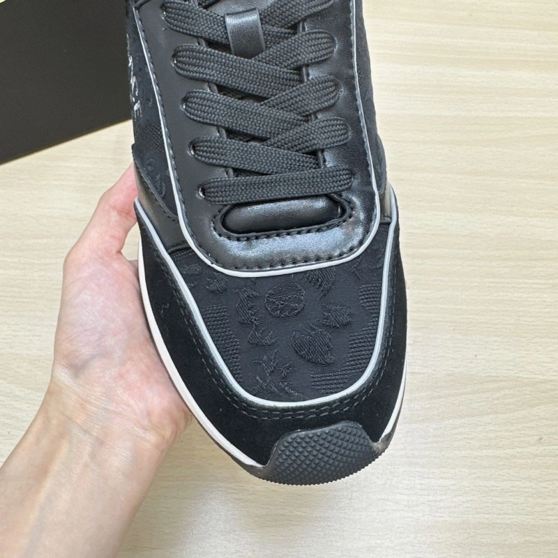 Minimalist Gxvxnchy Sneakers 154650