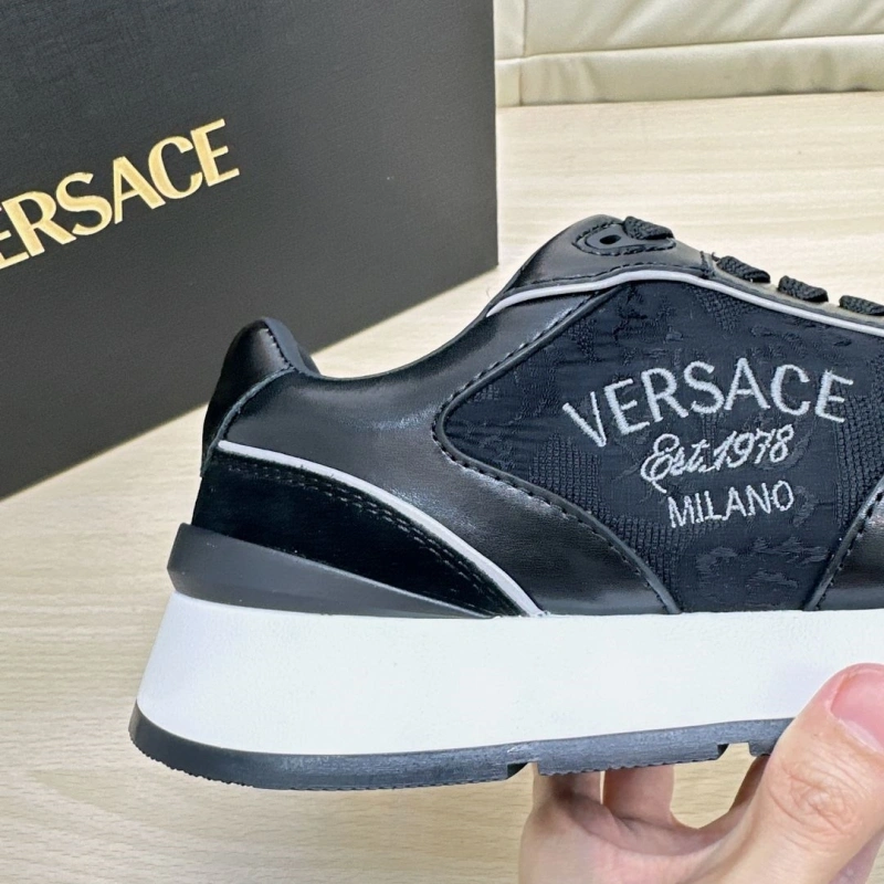Minimalist Gxvxnchy Sneakers 154650