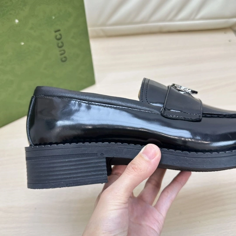 Flexible Gxccx Leather Shoes 166608