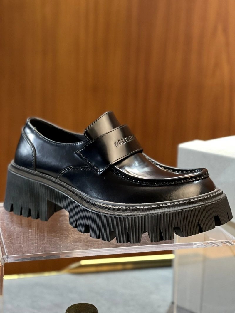 Comfortable Bxlxnciaga Leather Shoes 110471