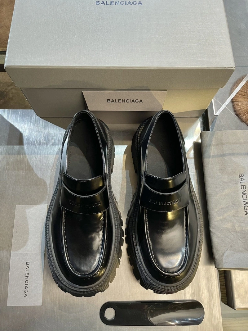 Comfortable Bxlxnciaga Leather Shoes 110471