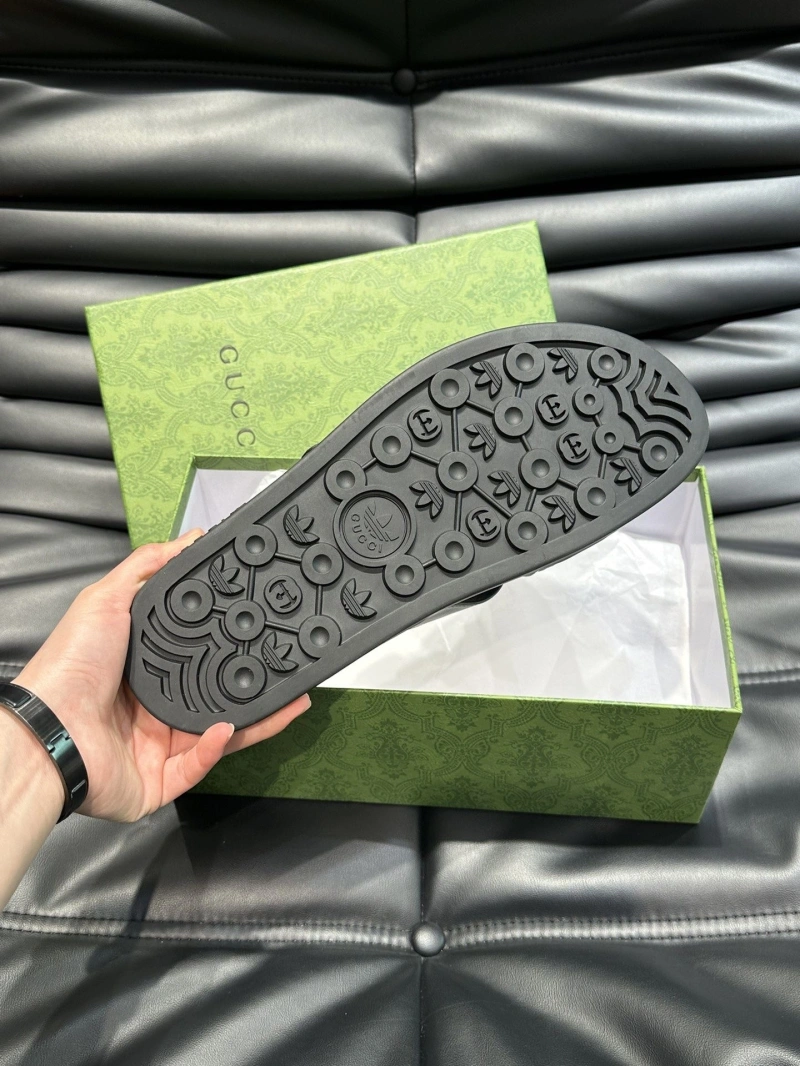 Gxccx Slippers Timeless 166476