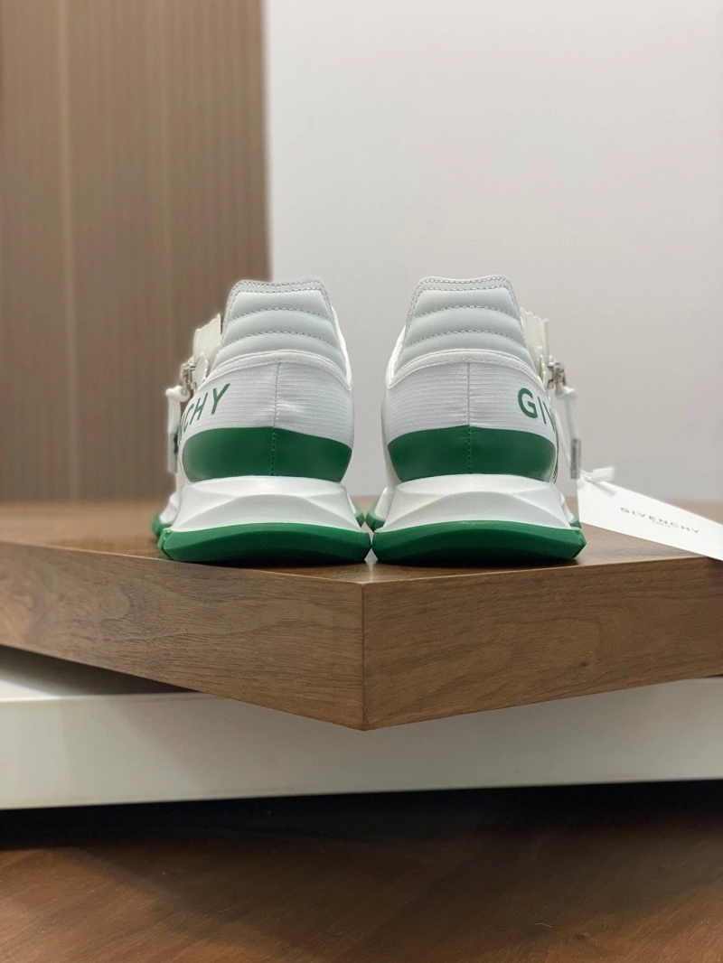 Classic Gxvxnchy Sneakers 154646