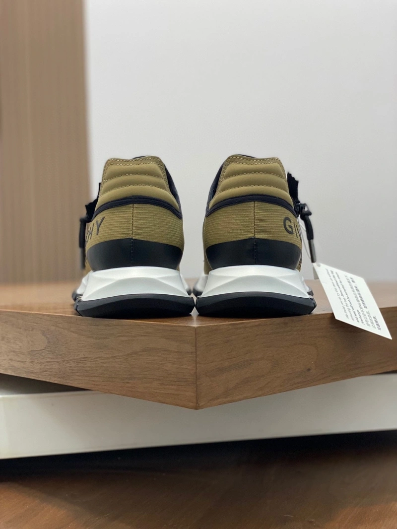 Gxvxnchy Sneakers Trendy 154644