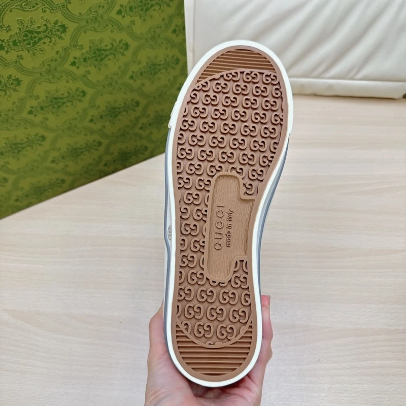 Popular Gxccx Sneakers 165918