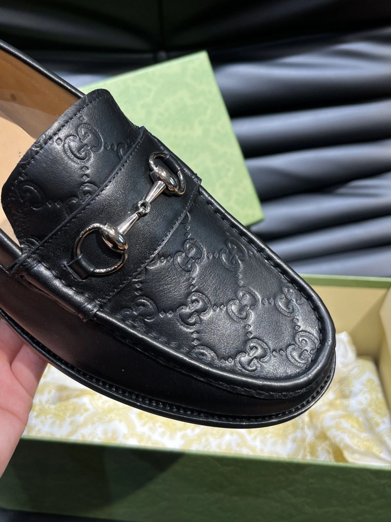 Elegant Gxccx Leather Shoes 166569