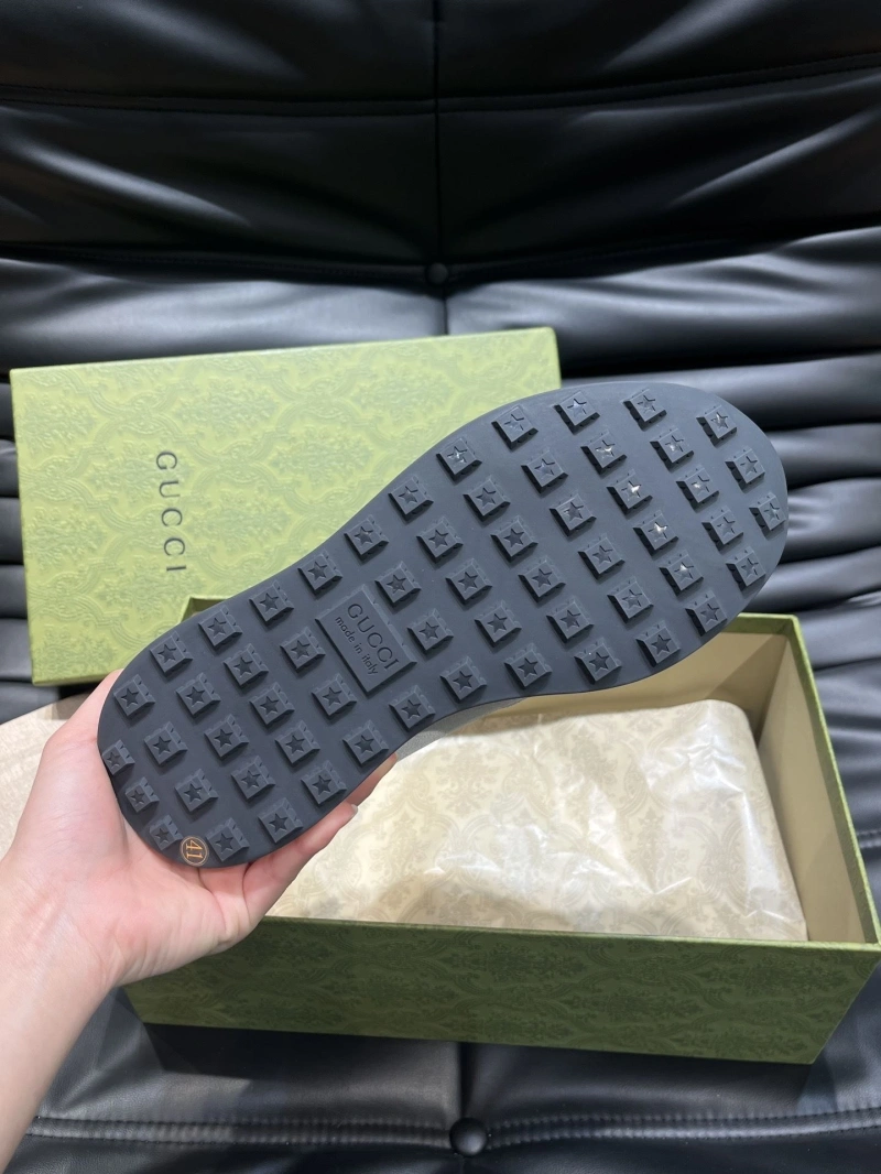 Versatile Gxccx Sneakers 165907