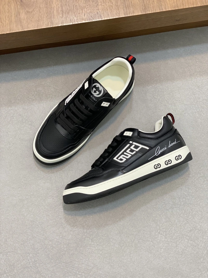 Trendsetting Gxccx Sneakers 165893