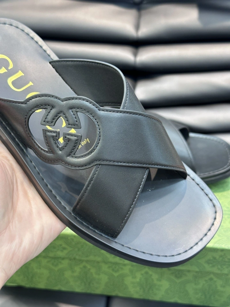 Versatile Gxccx Slippers 166464