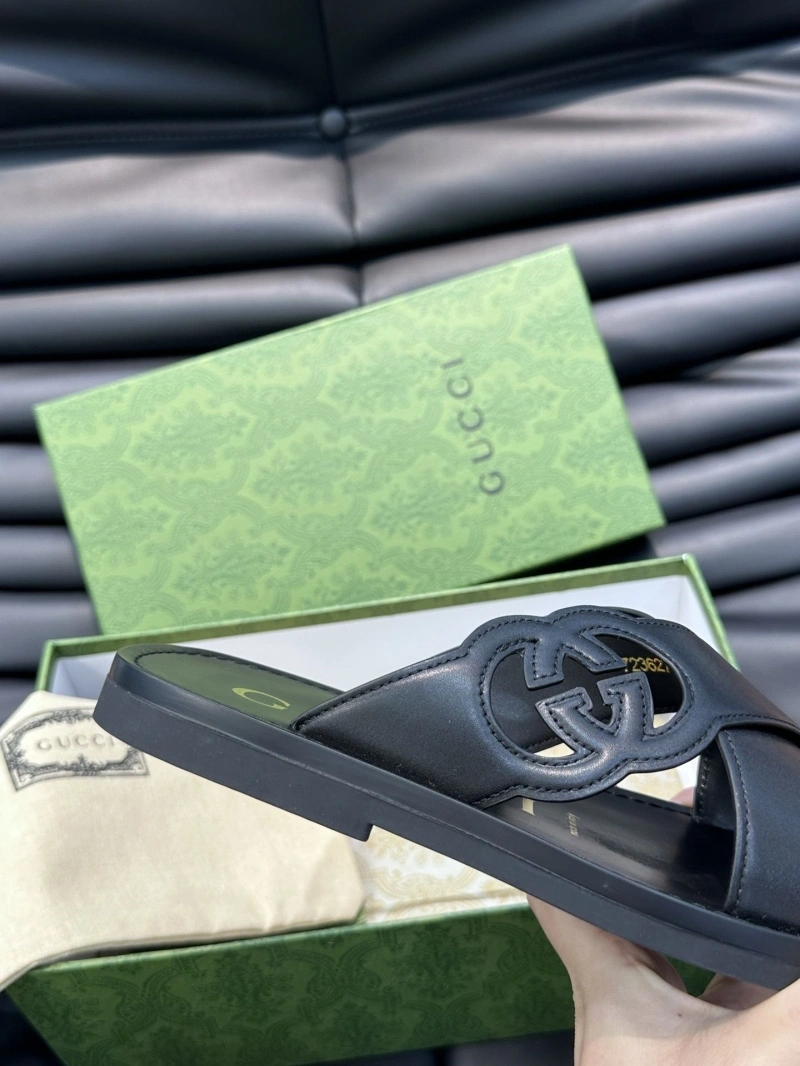 Versatile Gxccx Slippers 166464