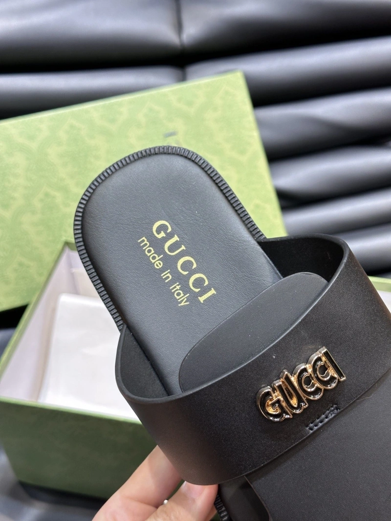 Resilient Gxccx Slippers 166447