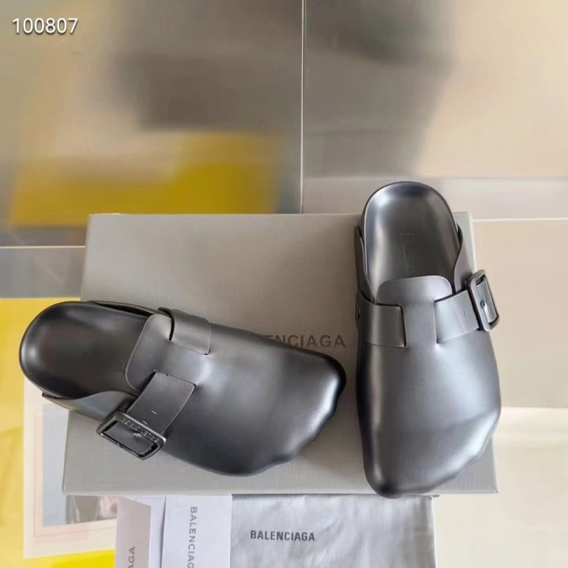 Versatile Bxlxnciaga Slippers 110451