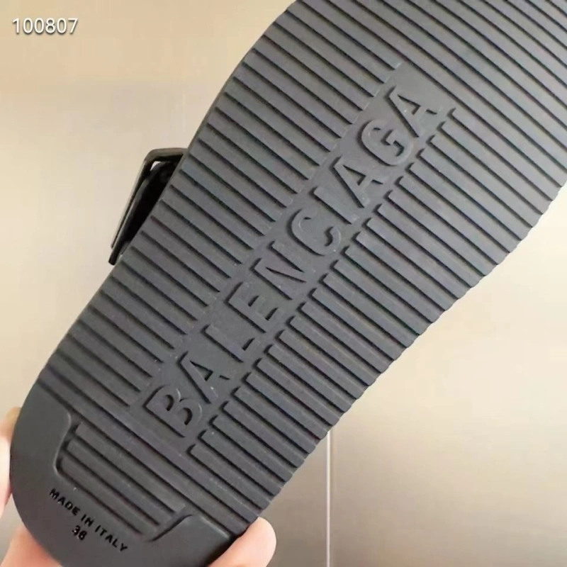 Versatile Bxlxnciaga Slippers 110451