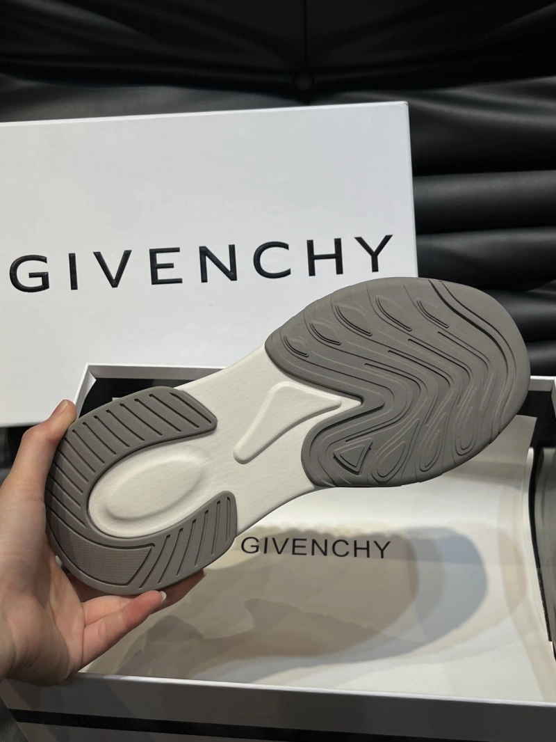 Gxvxnchy Sneakers Bright 154643