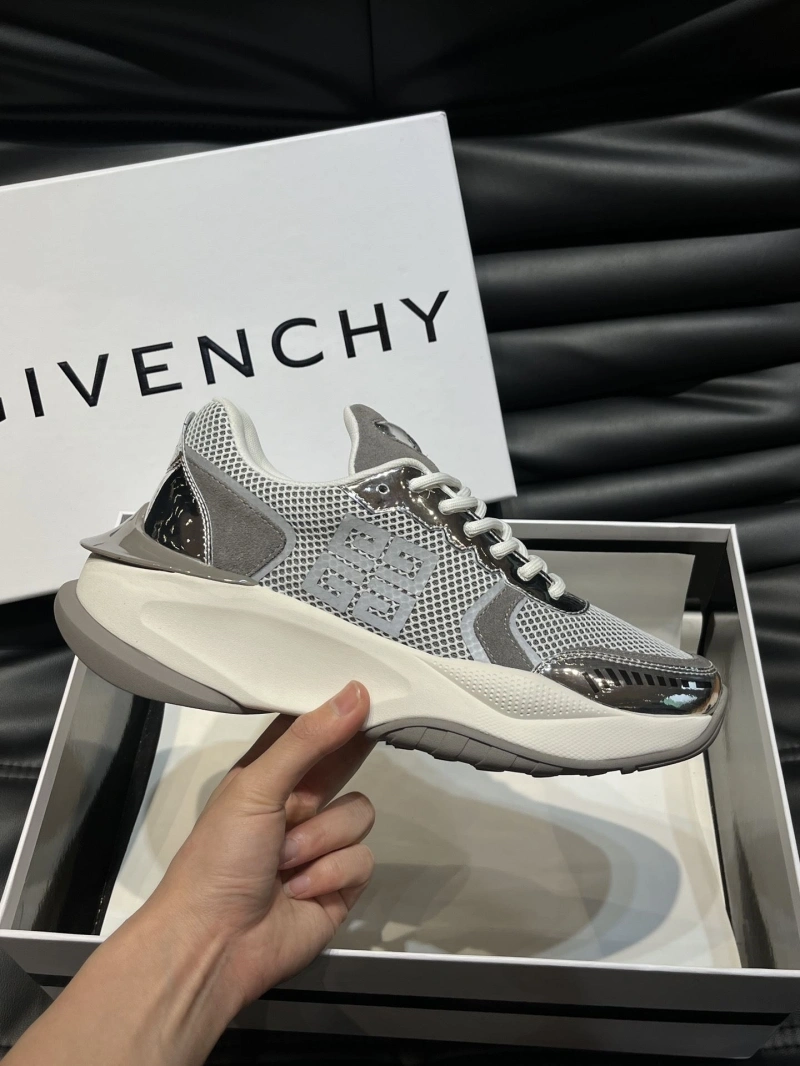 Modern Gxvxnchy Sneakers 154641
