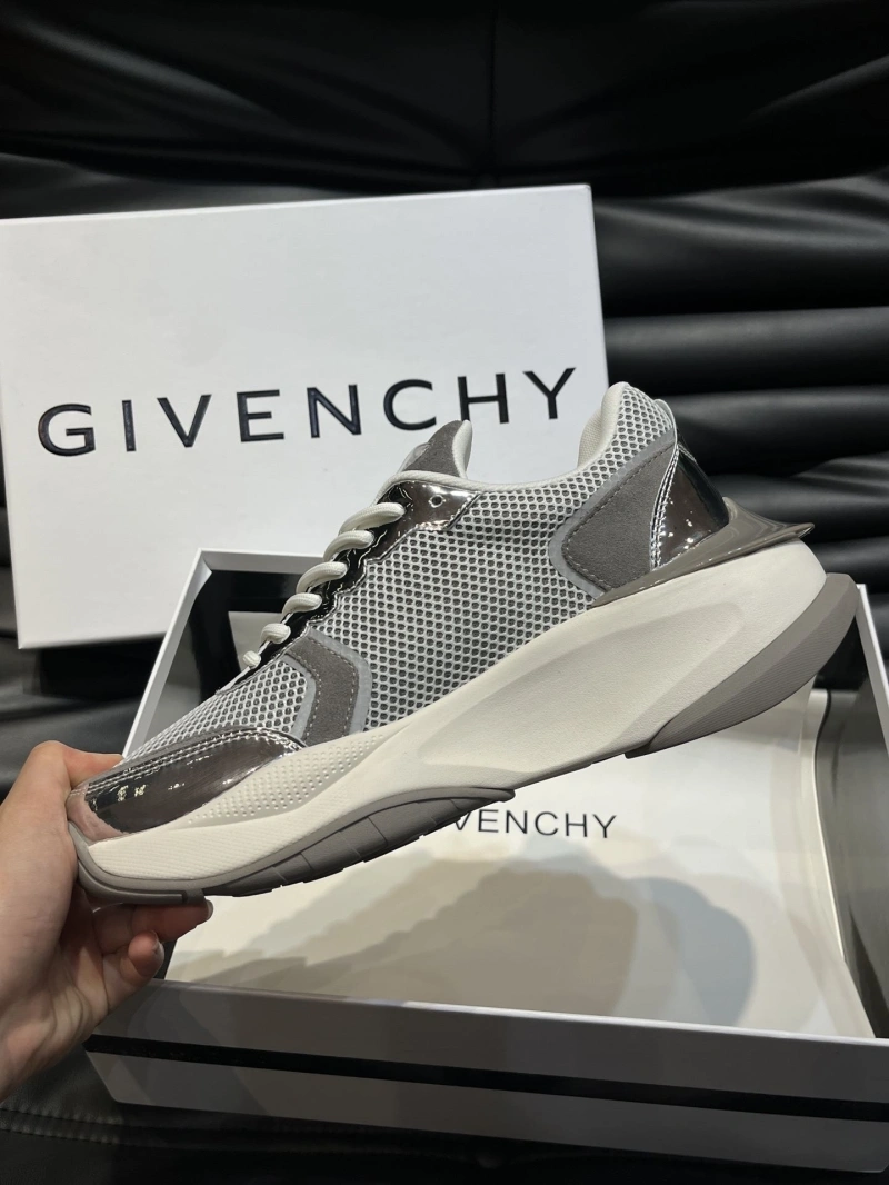 Modern Gxvxnchy Sneakers 154641