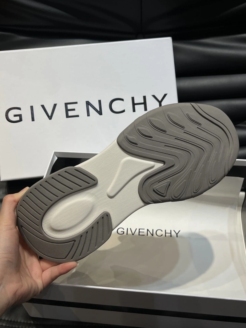 Modern Gxvxnchy Sneakers 154641