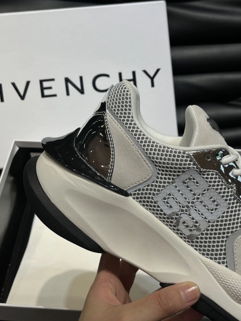 Elegant Gxvxnchy Sneakers 154642