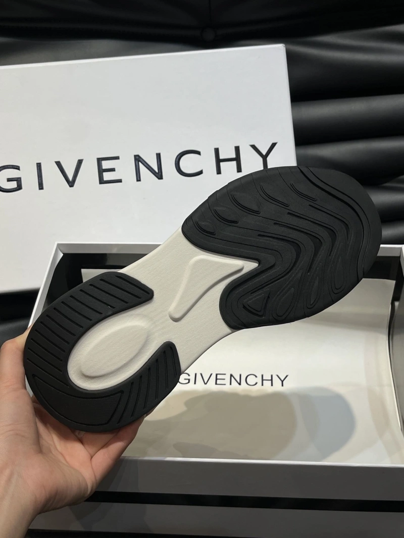 Elegant Gxvxnchy Sneakers 154642