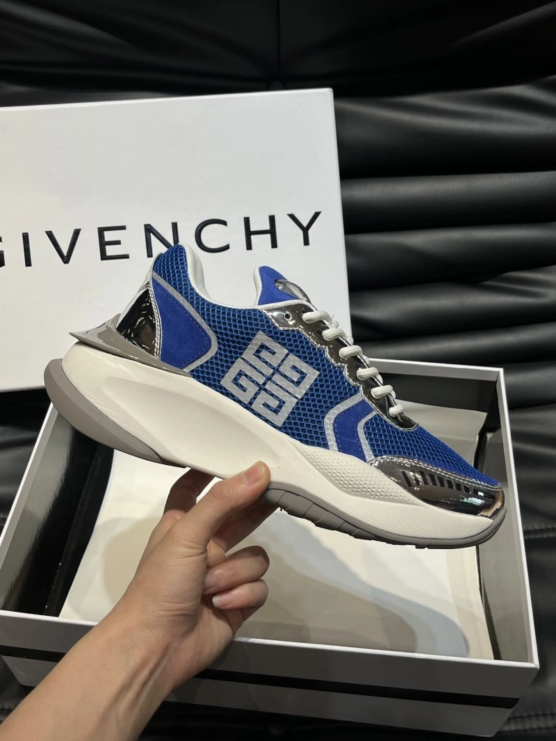 Compact Gxvxnchy Sneakers 154640