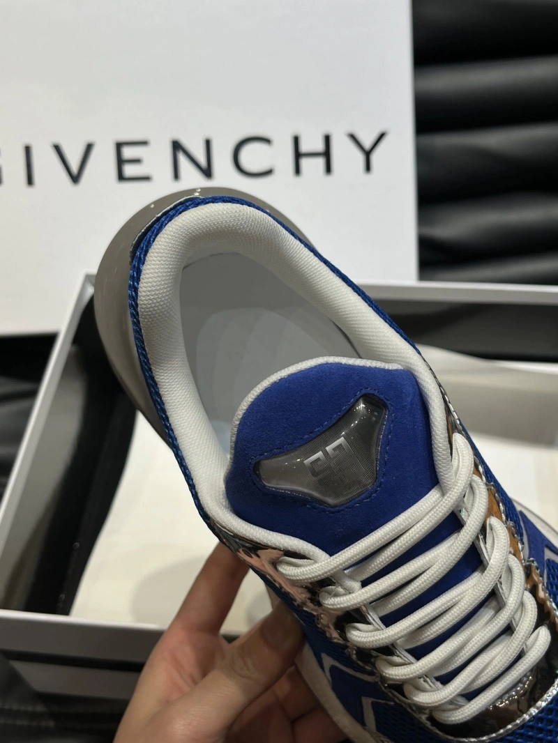 Compact Gxvxnchy Sneakers 154640