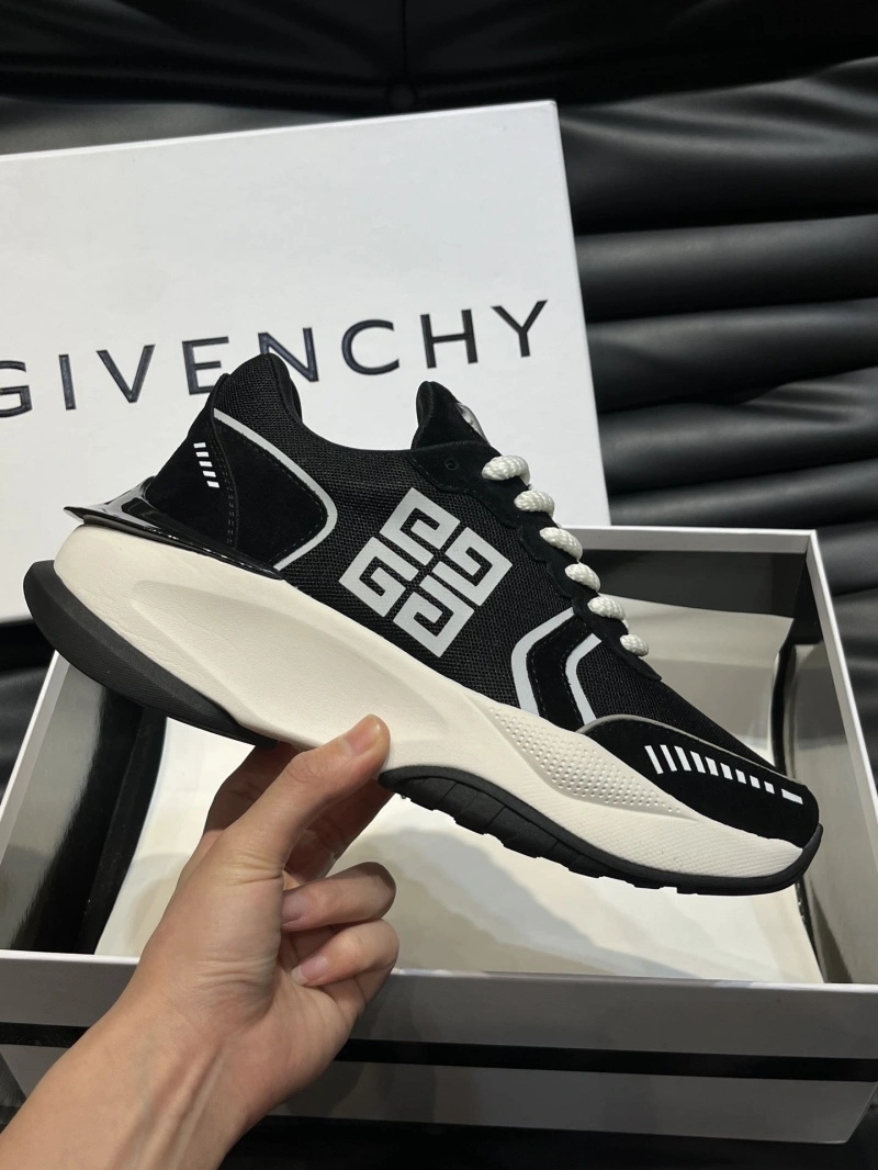 Comfortable Gxvxnchy Sneakers 154638