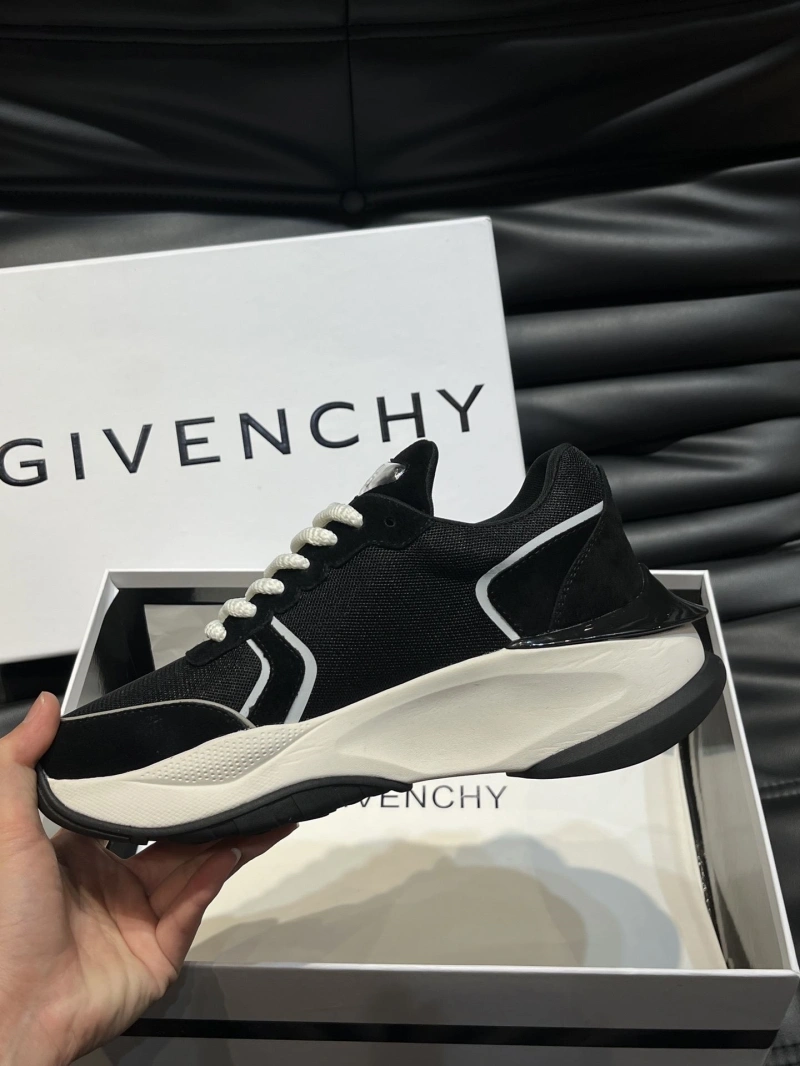 Comfortable Gxvxnchy Sneakers 154638