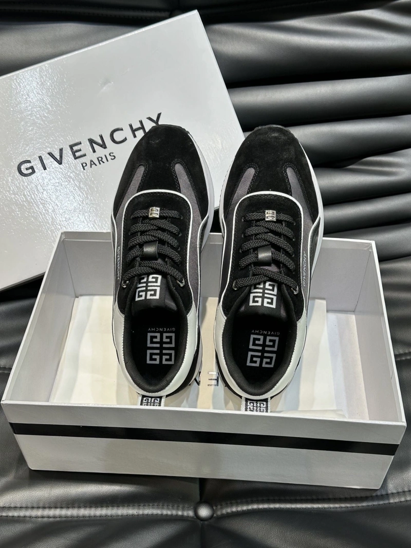 Stylish Gxvxnchy Sneakers 154632