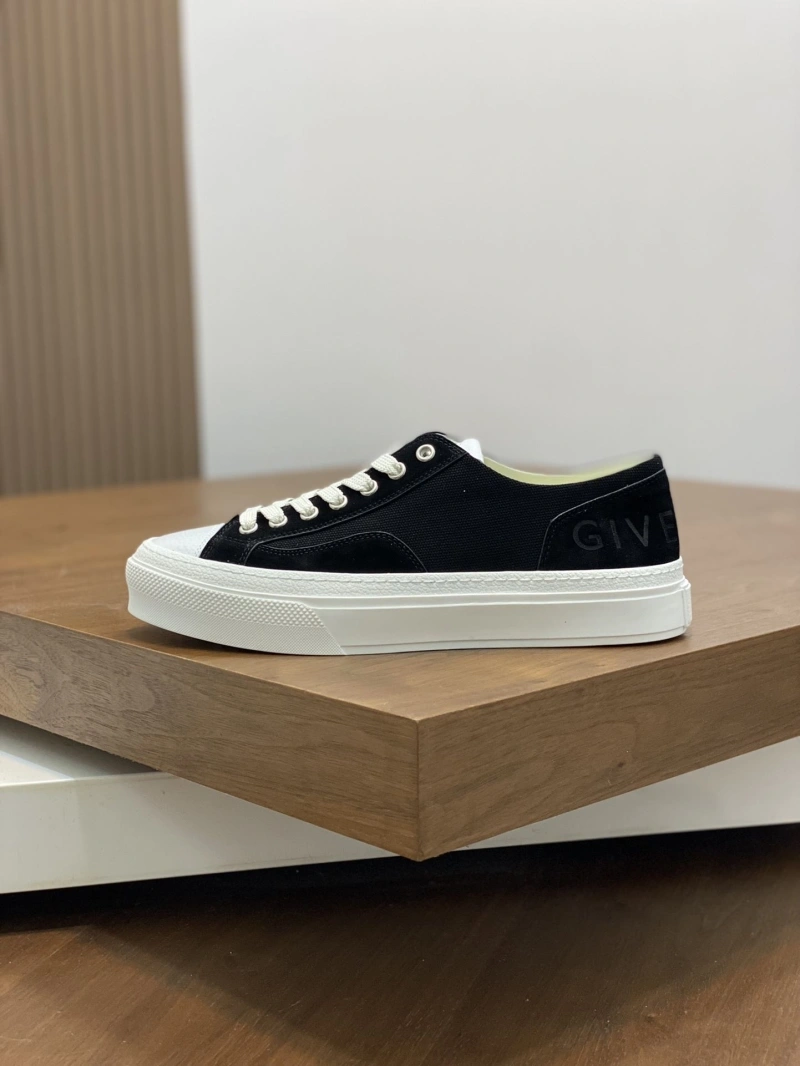 Gxvxnchy Sneakers GoAnywhere 154625