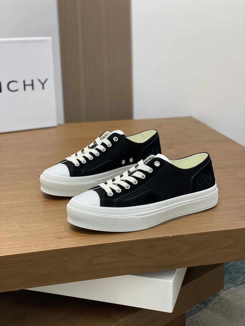 Gxvxnchy Sneakers GoAnywhere 154625
