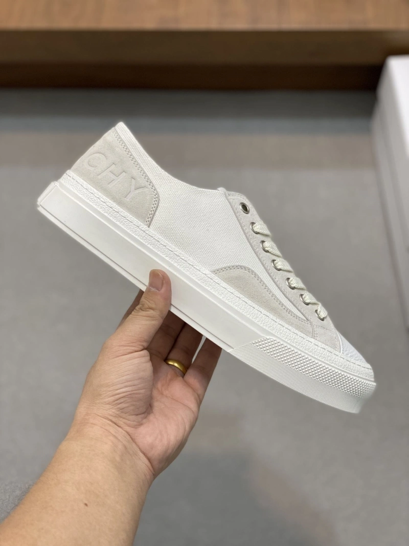 Gxvxnchy Sneakers Affordable 154629