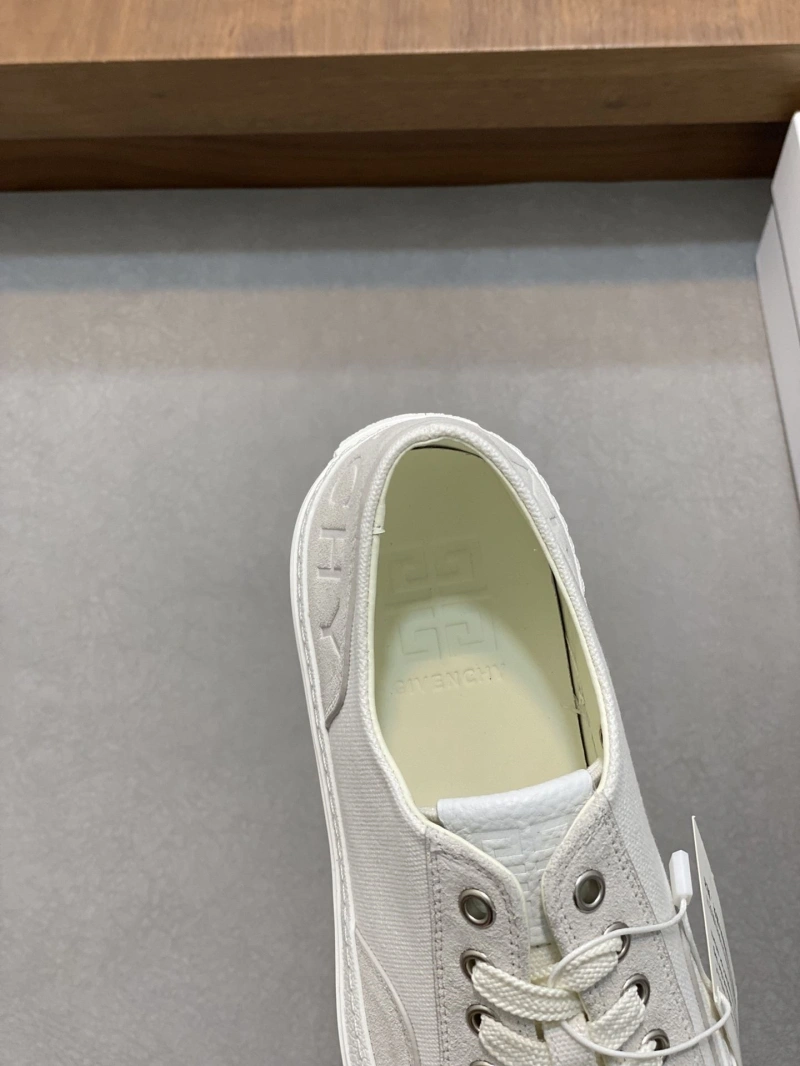Gxvxnchy Sneakers Affordable 154629