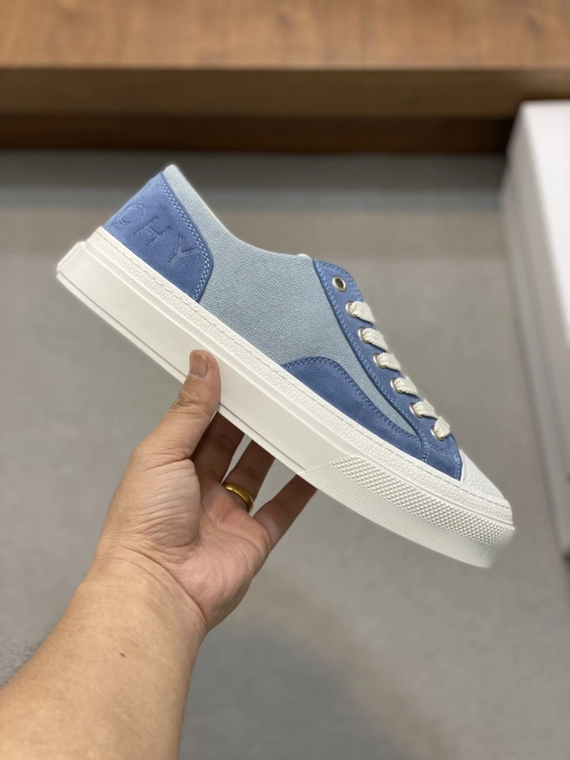 Comfortable Gxvxnchy Sneakers 154620