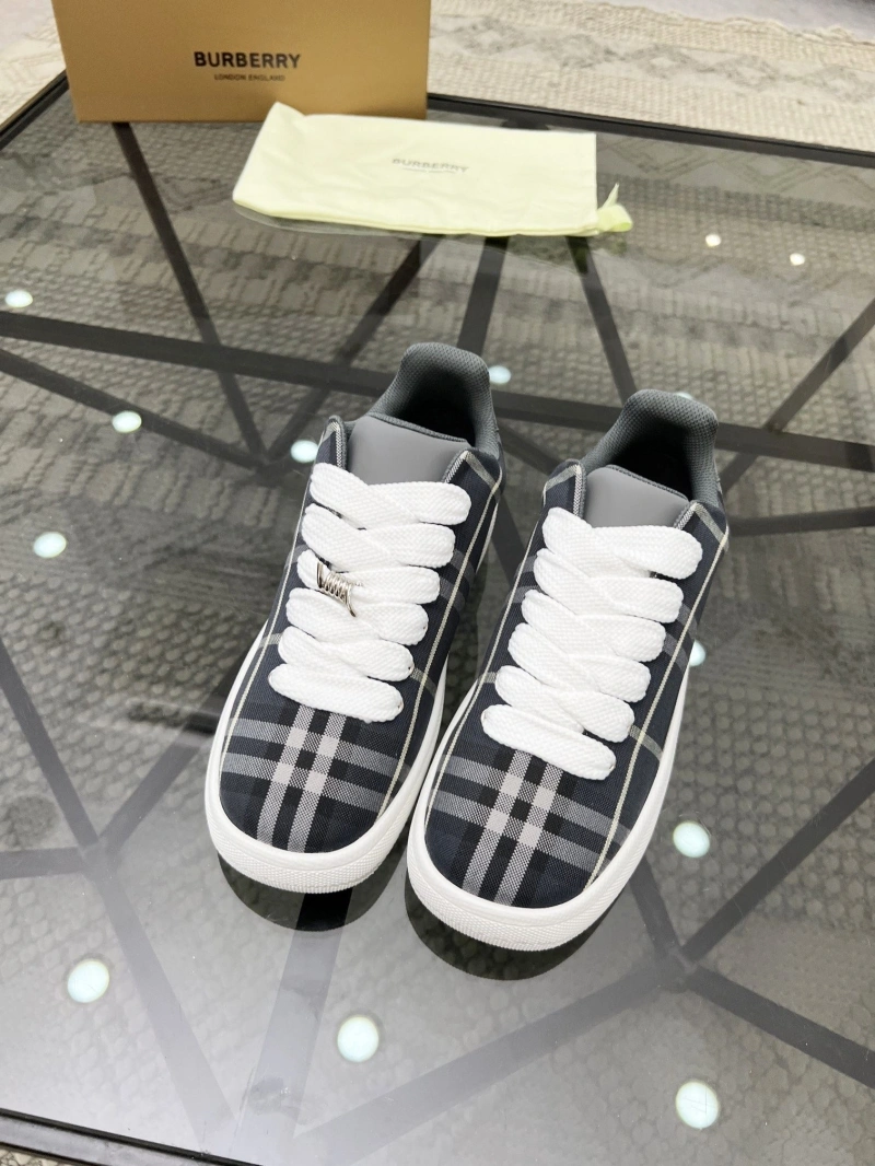 Minimalist Bxrbxrry Sneakers 115481