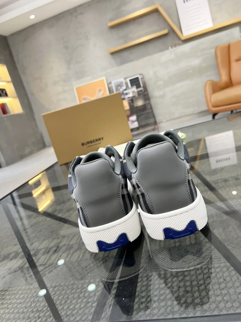 Minimalist Bxrbxrry Sneakers 115481