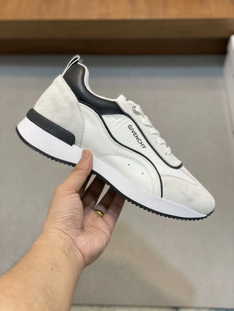 Popular Gxvxnchy Sneakers 154626