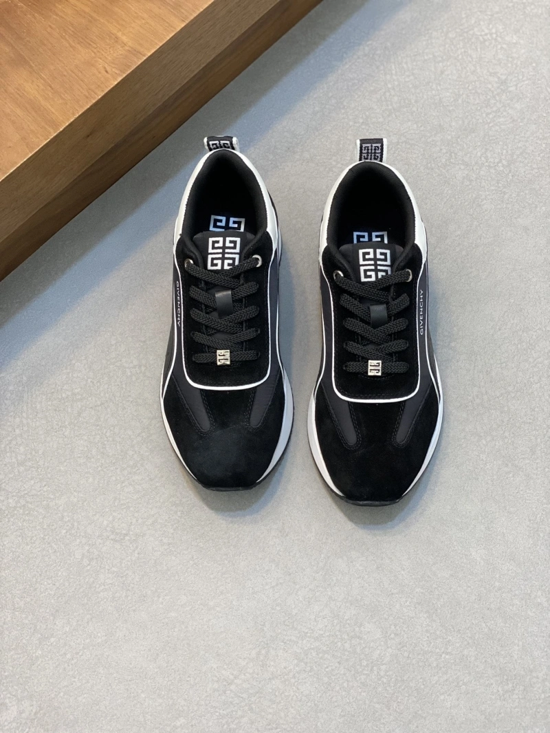 Gxvxnchy Sneakers Timeless 154619