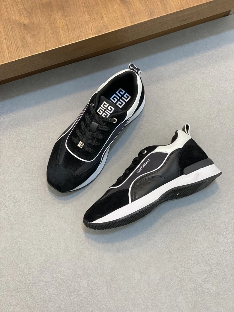Gxvxnchy Sneakers Timeless 154619
