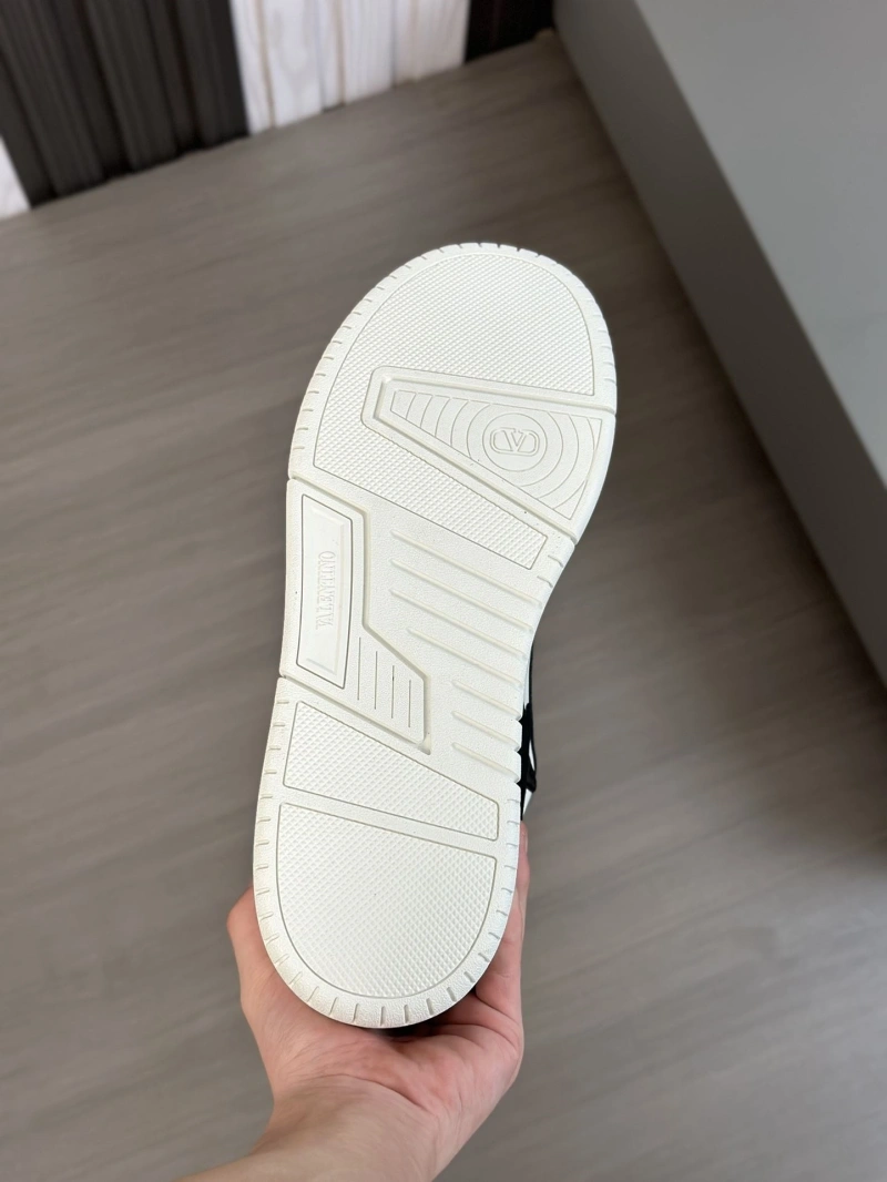 Trendsetting Vxlxntino Sneakers 232858